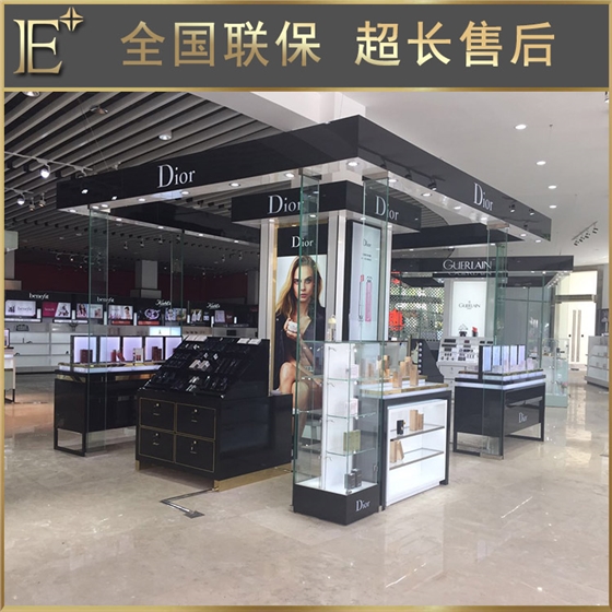 大牌化妝品柜臺(tái) 大牌化妝品柜臺(tái)