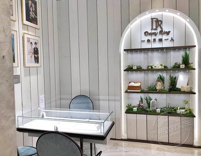展示柜設(shè)計(jì)