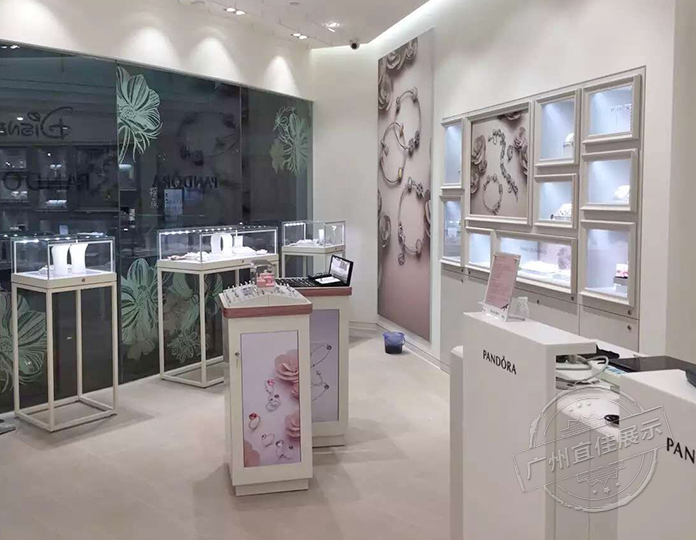 商場(chǎng)烤漆展柜
