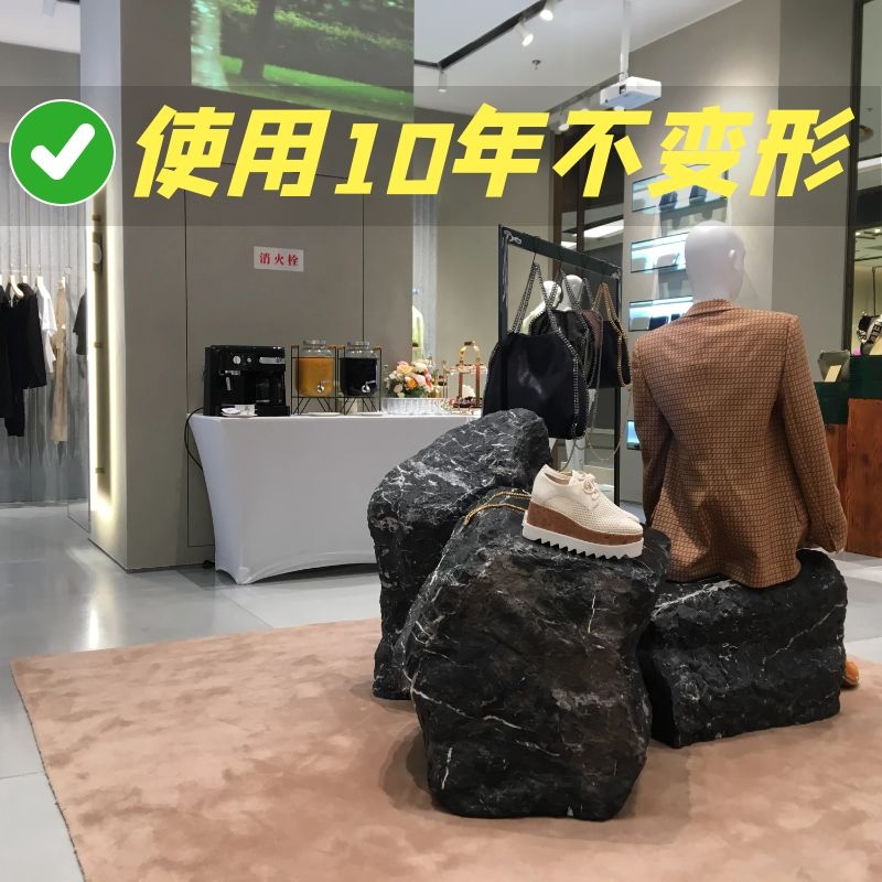 定制衣服展柜設(shè)計(jì)