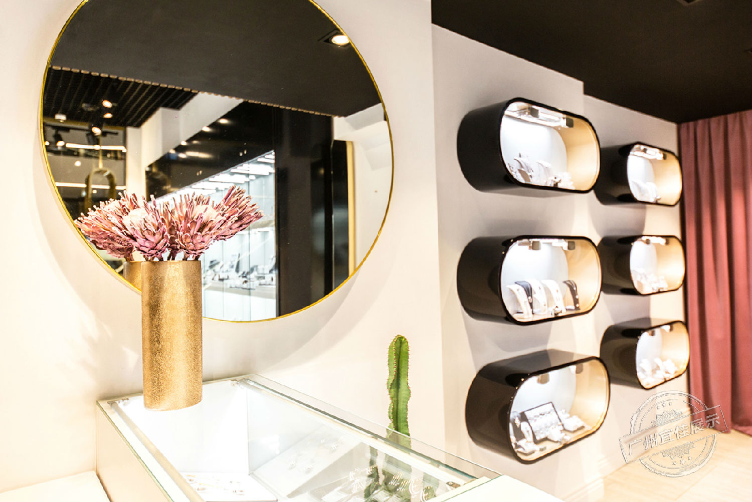 ORO 珠寶展柜
