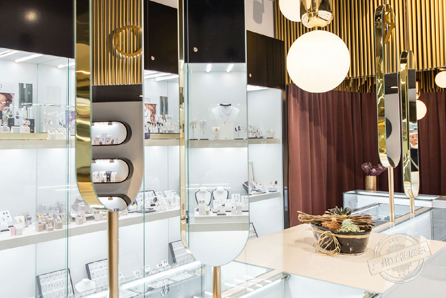 ORO 珠寶展柜