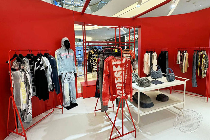 DIESEL 服裝展柜（深圳海雅繽紛城店）