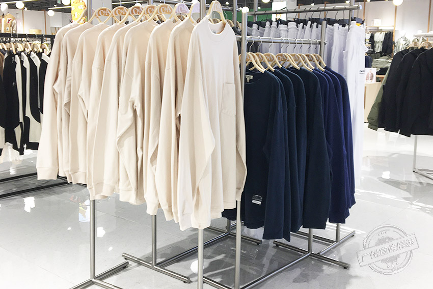 CA 服裝展柜（佛山寶港奧萊專(zhuān)賣(mài)店）