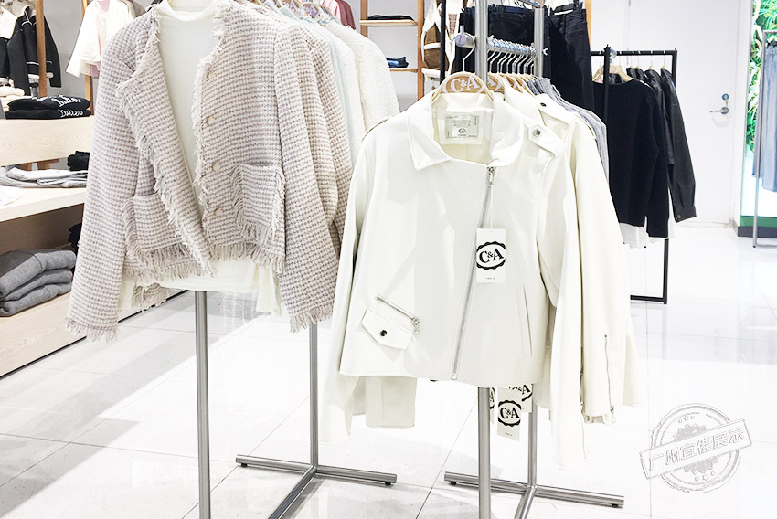 CA 服裝展柜（佛山寶港奧萊專(zhuān)賣(mài)店）