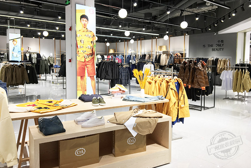 CA 服裝展柜（佛山寶港奧萊專(zhuān)賣(mài)店）