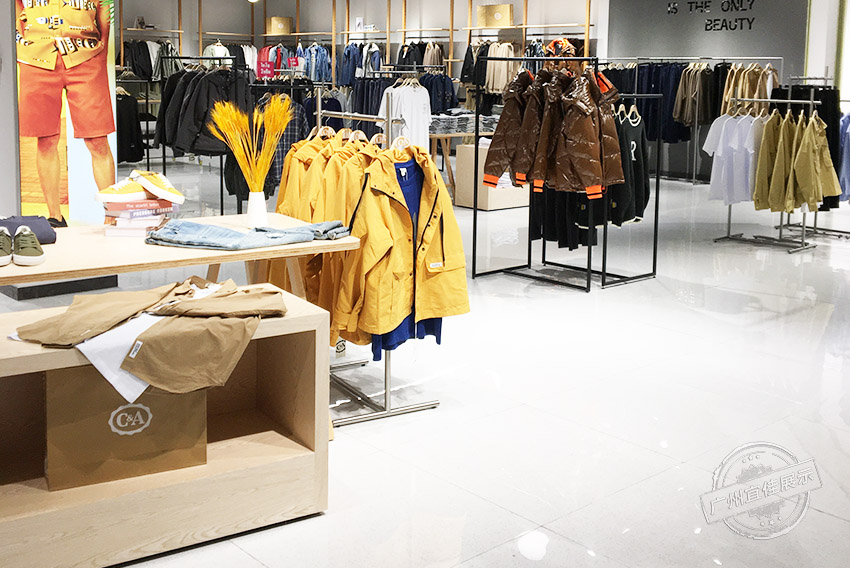 CA 服裝展柜（佛山寶港奧萊專(zhuān)賣(mài)店）