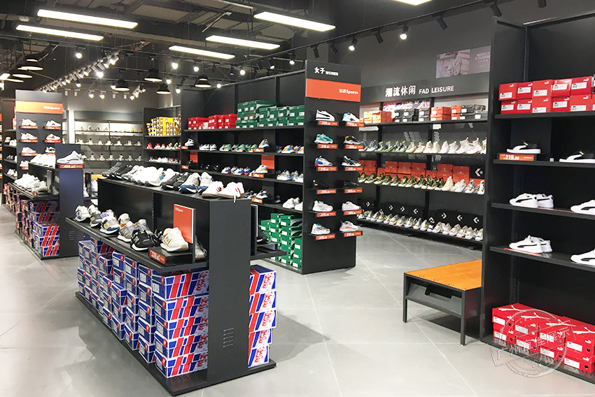 運動品牌 服裝展柜（佛山寶港奧萊集合店）