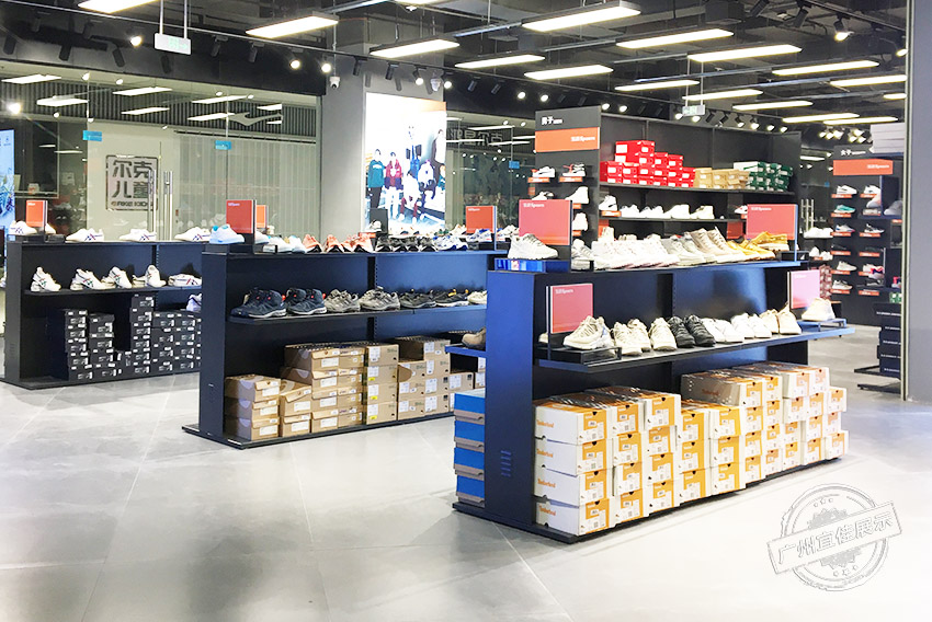 運動品牌 服裝展柜（佛山寶港奧萊集合店）