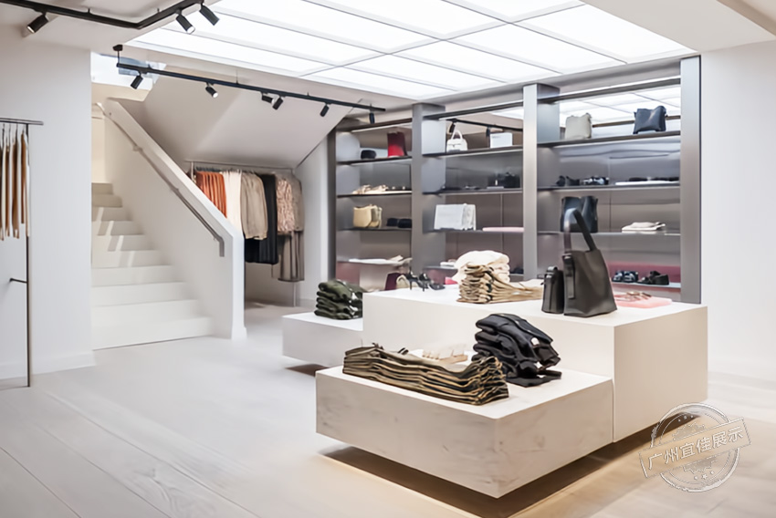 H&M 服裝展柜