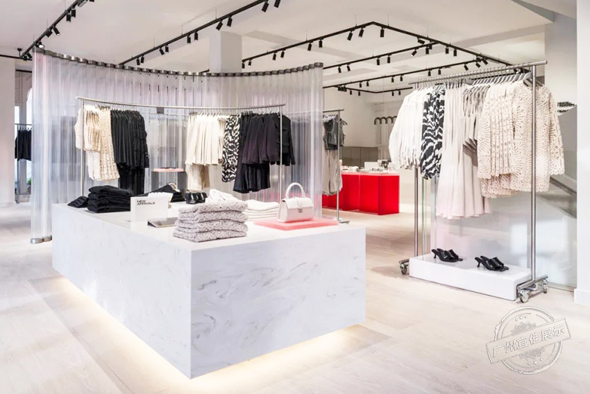 H&M 服裝展柜